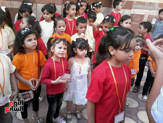 الأطفال وفرحتهم بالاحتفالات بالمولد من أبرز مشاهد دير ماجرجس
