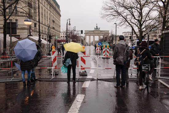  إغلاق الطرق بالقرب من بوابة براندنبورج وفندق أدلون فى برلين