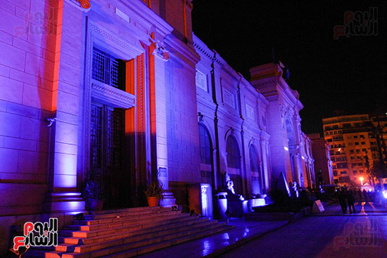 المتحف المصرى باللون الأزرق تضامنا مع مرضى السكر (11)