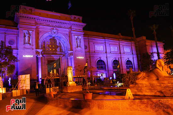 المتحف المصرى باللون الأزرق تضامنا مع مرضى السكر (20)