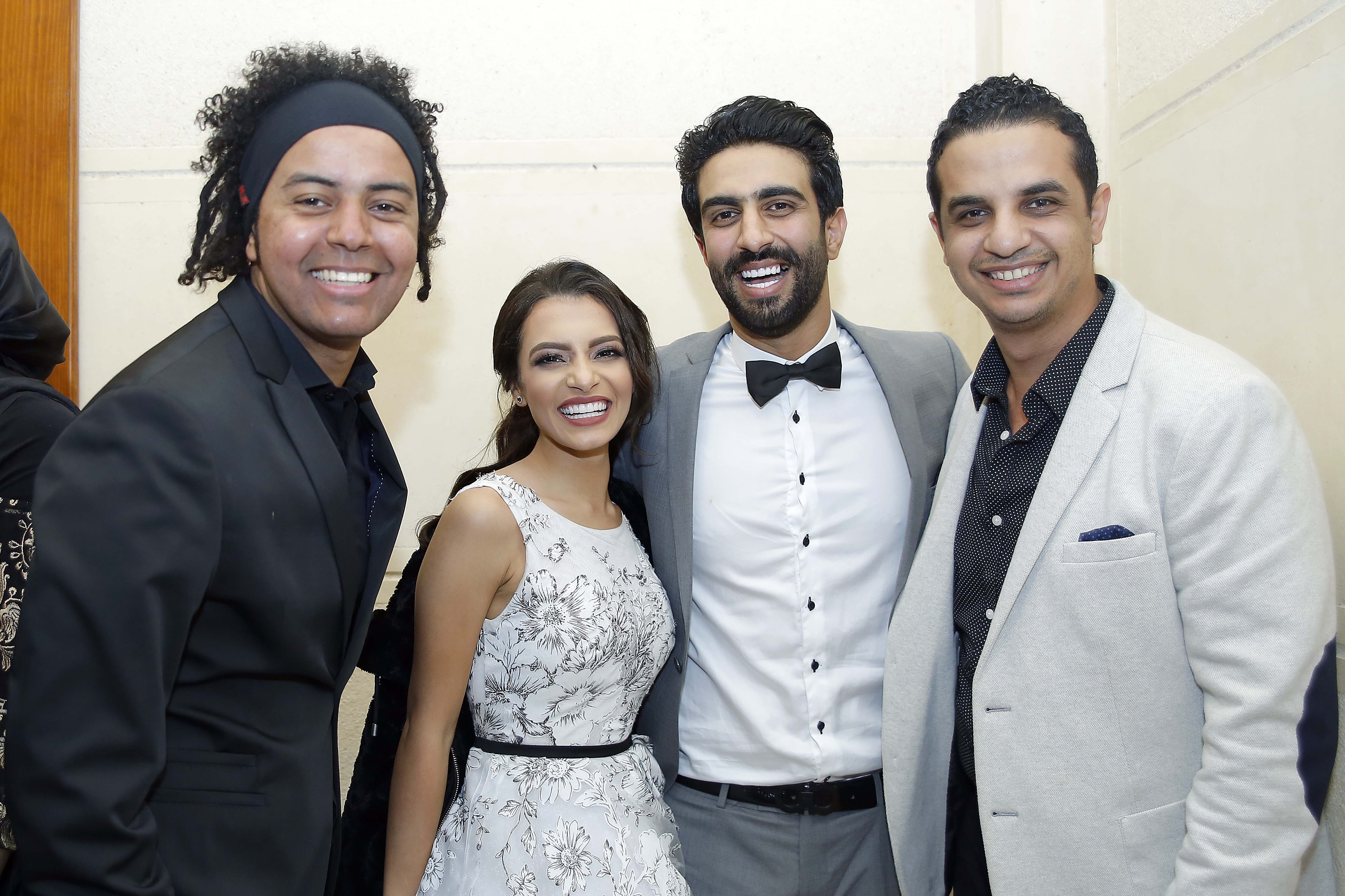 هانى عزب والمصور أحمد كوتى مع العروسين