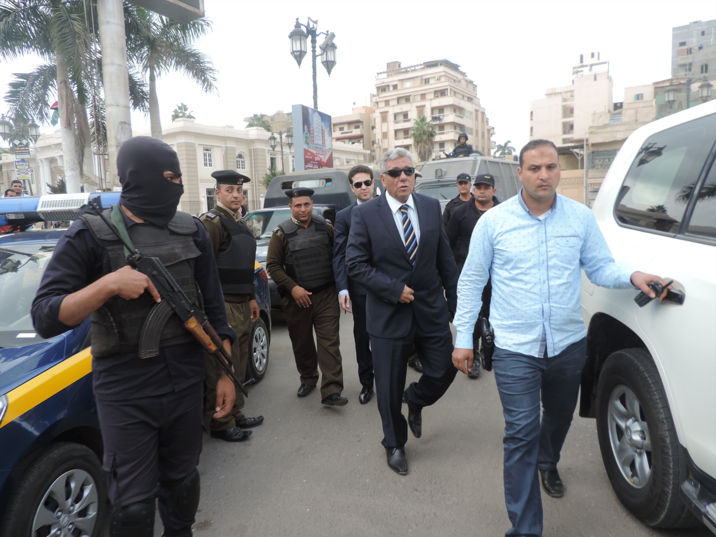 10 مدير أمن البحيرة يراجع كشوف المساجين 10 مدير أمن البحيرة يراجع كشوف المساجين