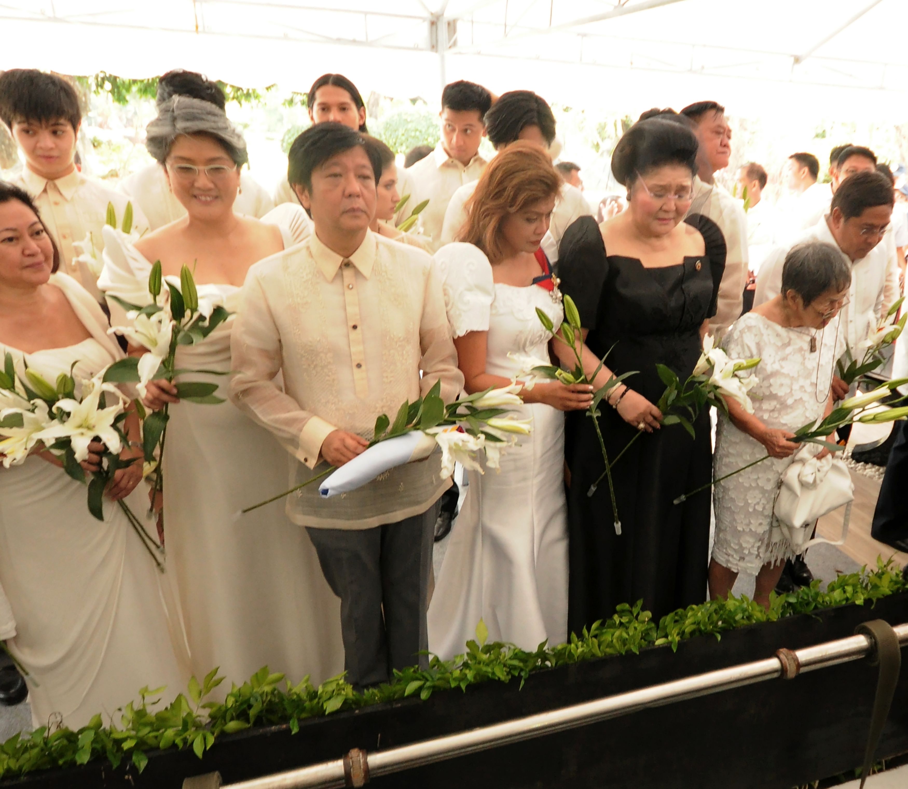 مراسم دفن ديكتاتور الفلبين