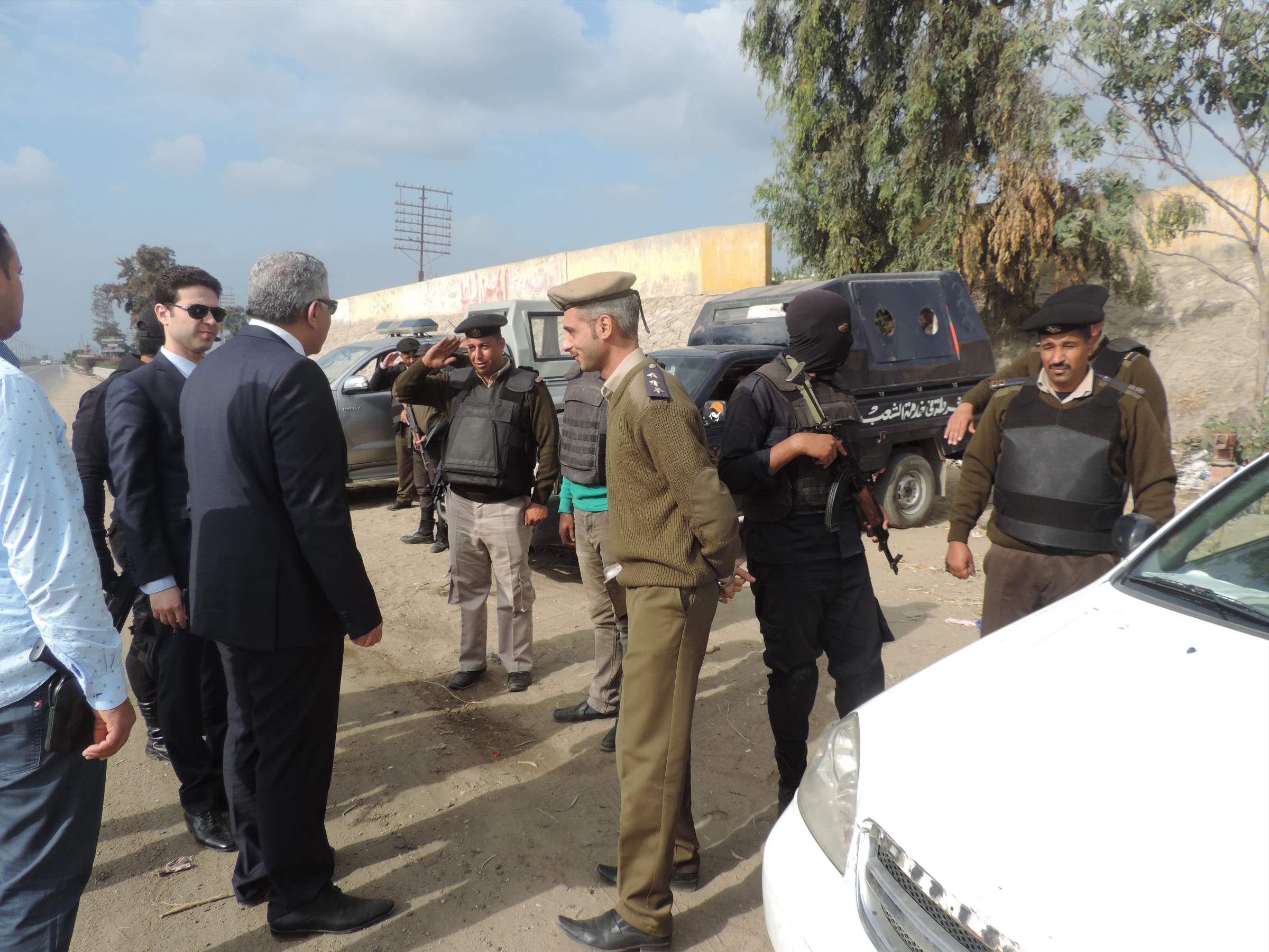 8 مدير أمن البحيرة يتفقد نقطة شرطة الدرملية والأقوال الأمنية بالطريق الزراعى 8 مدير أمن البحيرة يتفقد نقطة شرطة الدرملية والأقوال الأمنية بالطريق الزراعى