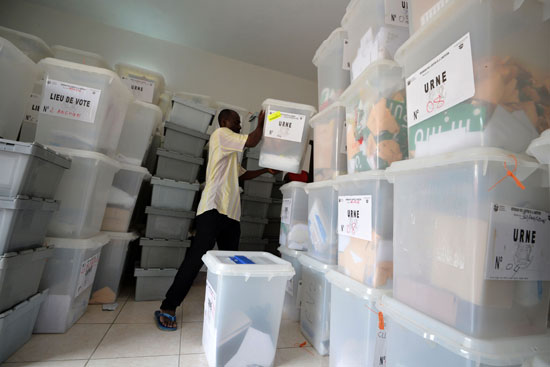 ساحل العاج تصوت بـنعم فى استفتاء على دستور جديد  (13)