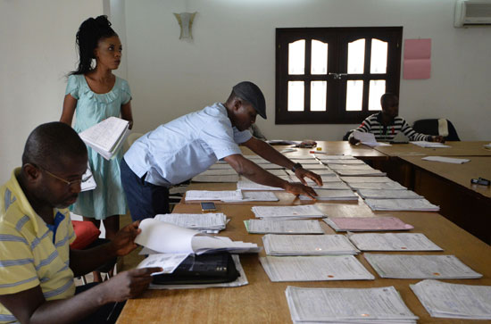 ساحل العاج تصوت بـنعم فى استفتاء على دستور جديد  (10)