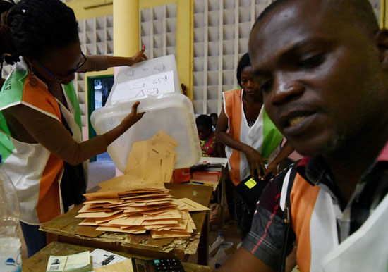 ساحل العاج تصوت بـنعم فى استفتاء على دستور جديد  (2)