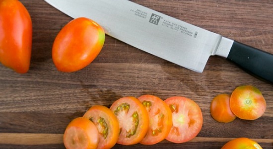 مرحلة تقطيع الطماطم 