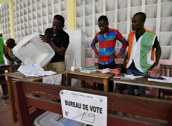 ساحل العاج تصوت بـنعم فى استفتاء على دستور جديد  (3)
