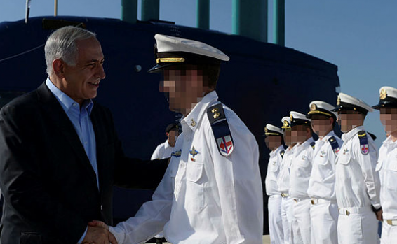 نتانياهو مع ضباط البحرية الإسرائيلية