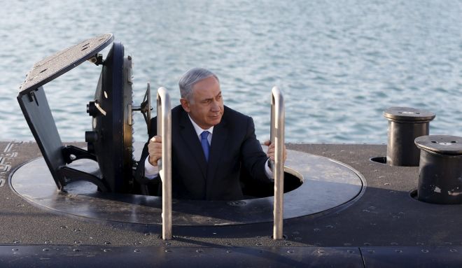 نتانياهو من داخل أحدى غواصات سلاح البحر الإسرائيلى
