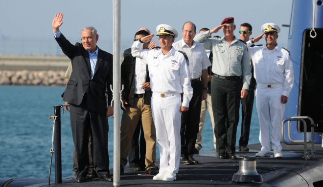 نتانياهو مع ضباط وقادة البحرية الإسرائيلية