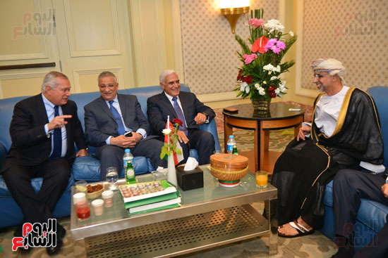 سفير سلطنة عمان واللواء مراد موافي ود.أحمد زكي بدر ومحمد العرابي