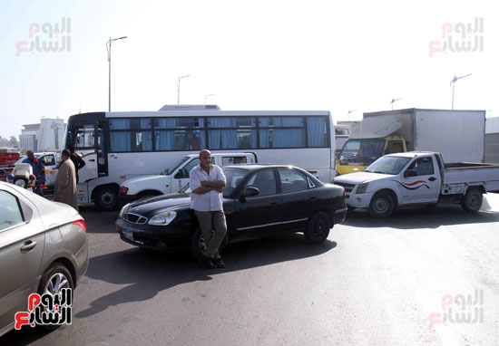 توقف حركة المرور بطريق مصر اسكندرية (4)