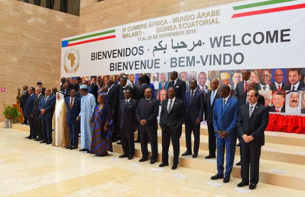 صورة جماعية لرؤساء الدول فى القمة العربية الإفريقية 