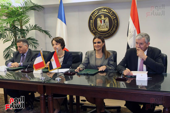 وزارة التعاون الدولى توقيع بروتوكول بين مصر وفرنسا  (2)