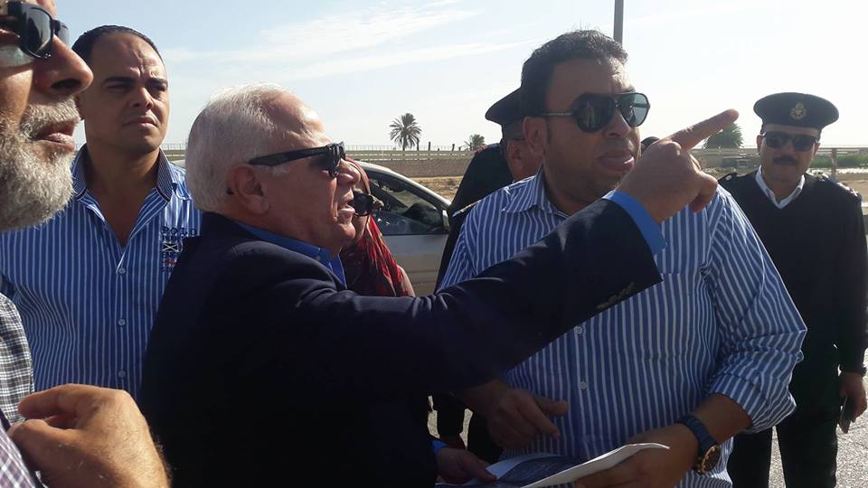 محافظ بورسعيد ومدير ادارة التخطيط يستعرضا مكان المنافذ الجديدة