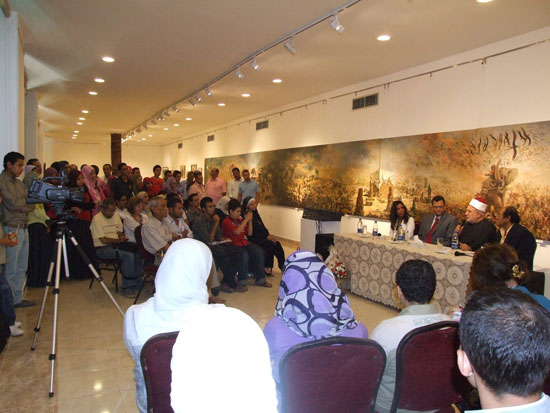  جانب من مؤتمر صحفى بحضور الفنان طاهر عبد العظيم 