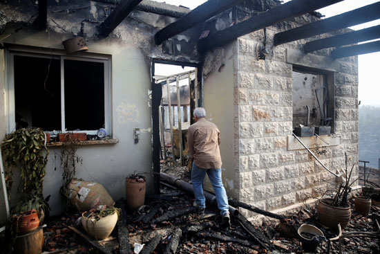 منزل إسرائيلى محترق