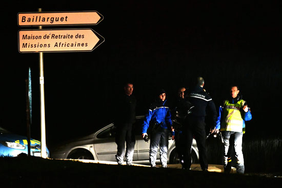القوات الخاصة الفرنسية تنتشر بموقع الحادث الإجرامى