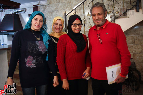 فاروق الفيشاوى مع أسرة الدكتور عبد الناصر هلال