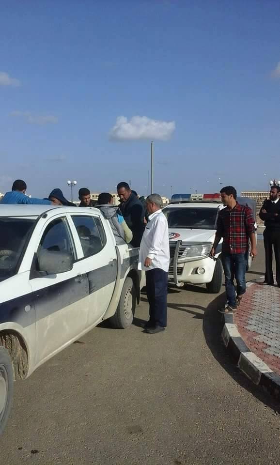 تسليم 26 سجين مصرى عبر منفذ امساعد البرى