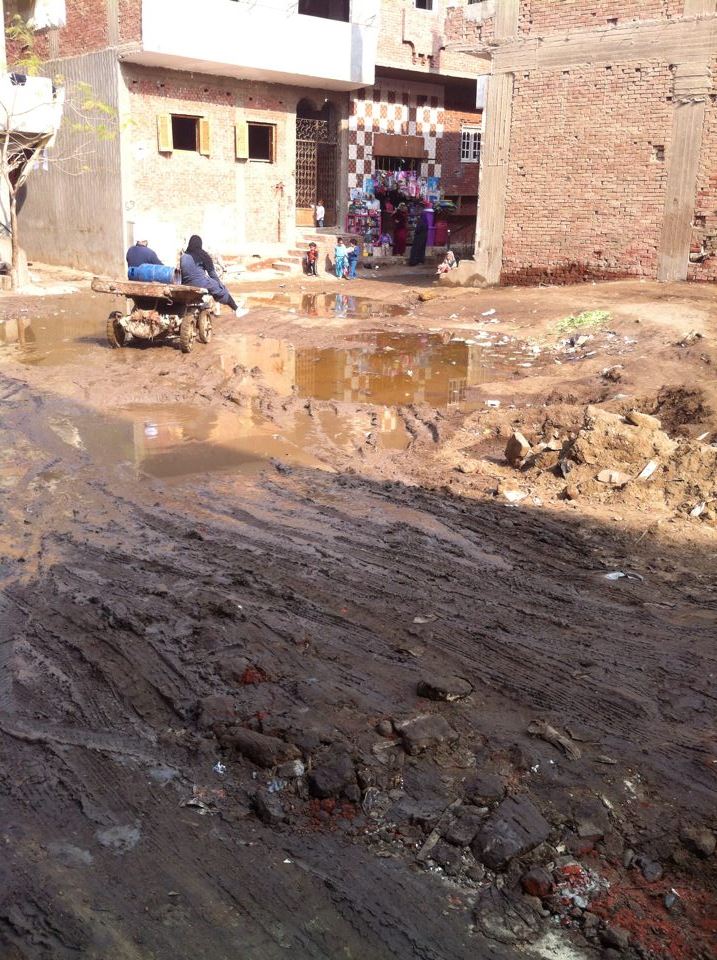 مياه الصرف تغرق شوارع قرية ترسا
