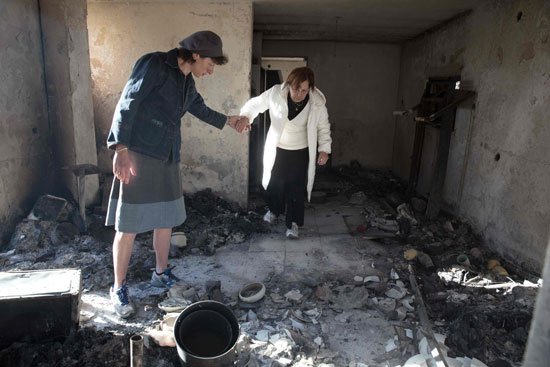 منزل يتحول لرماد جراء الحرائق فى إسرائيل