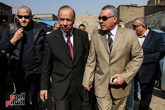 وزير الصناعة محافظ القاهرة يشاهد هدم مدابغ مصر القديمة (13)