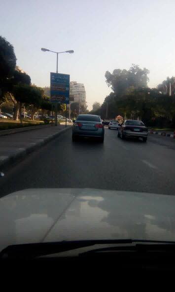 سيارة بدون لوحات فى بمصر الجديدة