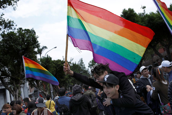 تظاهرة فى تايوان لدعم قانون زواج المثليين 