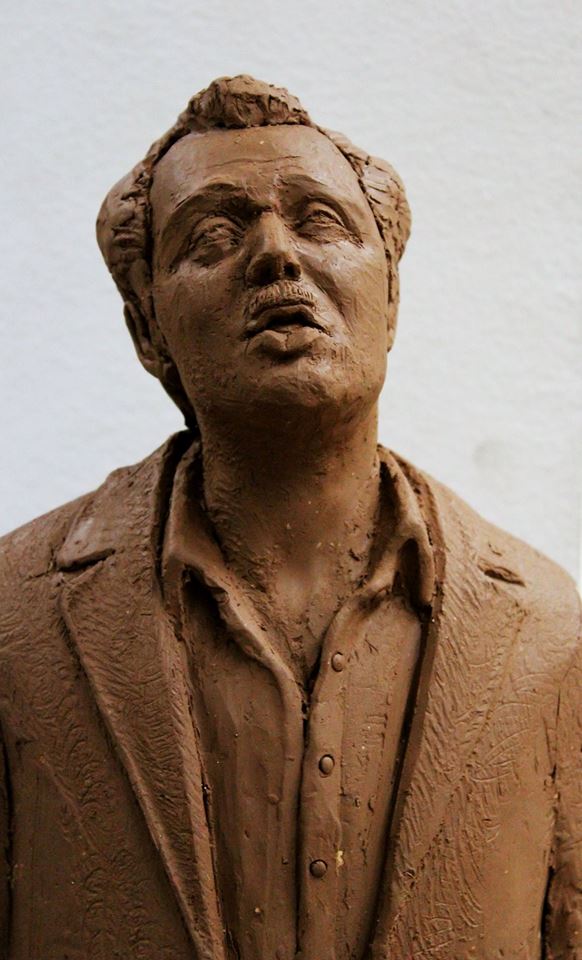 تمثال الفنان التشكيلي لشخصية الشيخ حسني بفيلم الكيت كات