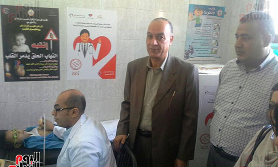        الأطباء ينطلقون في الحملة بمدارس محافظة الاقصر