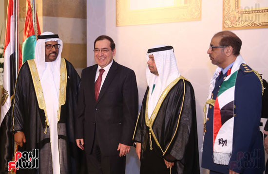 وزير البترول طارق المولى مع السفير الإماراتى