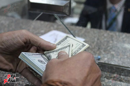 ‏صرف الدولار مستمر يوجم الجمعة بالبنك الأهلي المصري