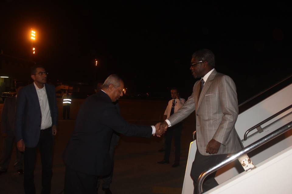 نائب رئيس غينيا وسكرتير عام مساعد محافظ جنوب سيناء بمطار شرم الشيخ