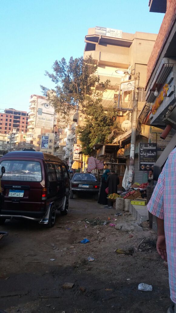 اضاءة أعمدة الإنارة نهاراً في شوارع كفر صقر الشرقية