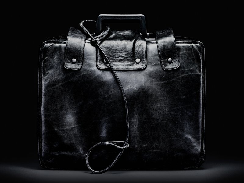 تموذج عن الحقيبة النووية التى تستخدم من قبل رئيس الولايات المتحدة