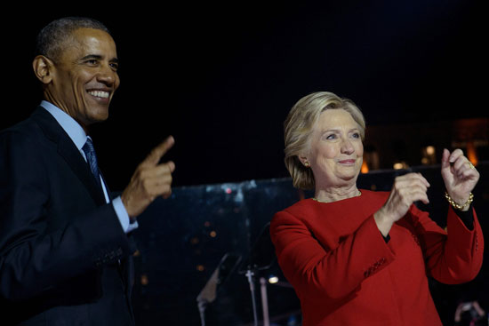 هيلارى كلينتون وباراك أوباما يحيون الأمريكيين فى فيلادلفيا