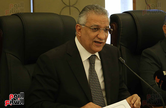  	احمد زكي بدر وزير التنمية المحلية
