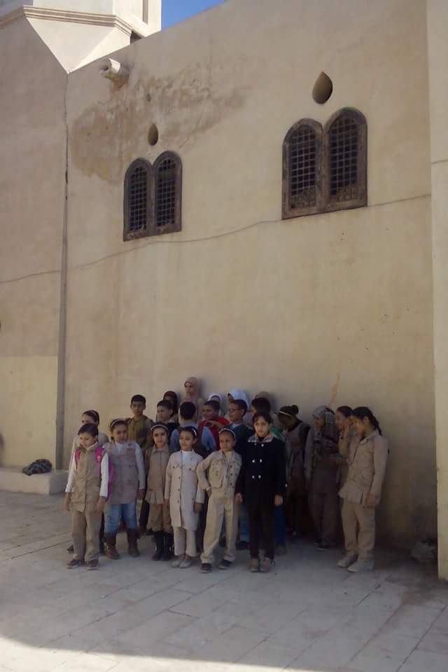 ٣ الطلاب امام المسجد
