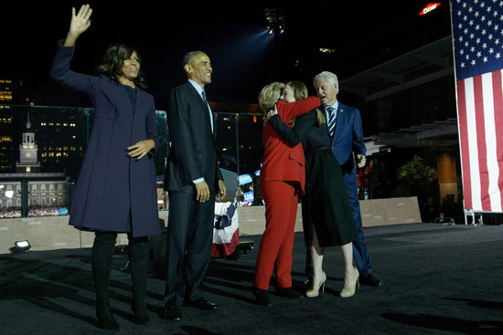 هيلارى وأوباما وكلينتون وميشيل أوباما