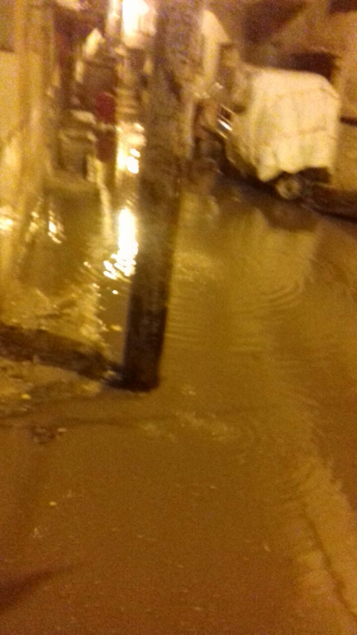 غرق شوارع مدينة رشيد بالبحيرة فى مياة الأمطار 
