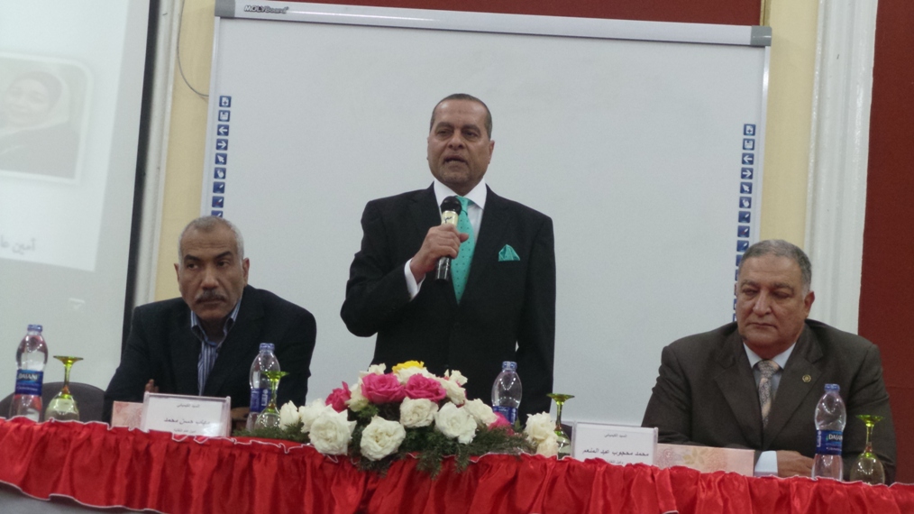 أثناء كلمة الدكتور محمد اسماعيل نائب رئيس جامعة الإسكندرية لشئون فرع مطروح