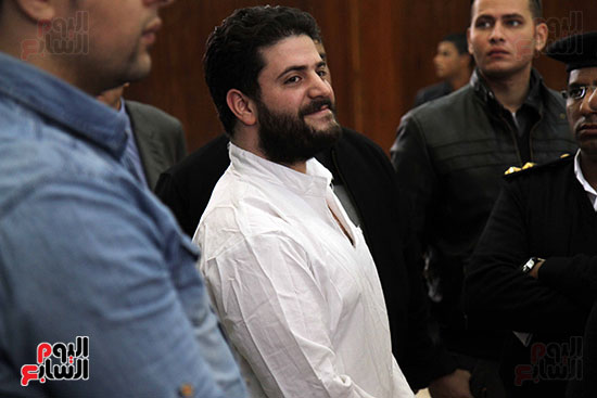 محاكمة نجل مرسى وقيادات الإخوان بـفض رابعة (1)