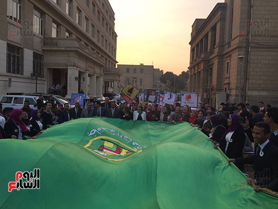 مسيرة-لمناهضة-التحرش-بجاكعة-القاهرة-(4)