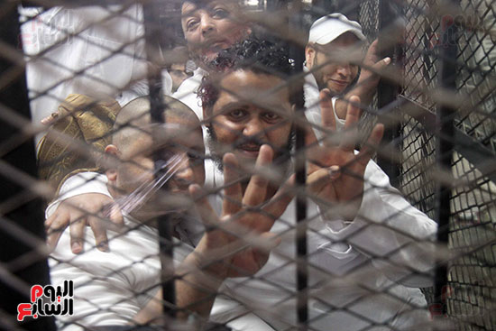 محاكمة نجل مرسى وقيادات الإخوان بـفض رابعة (13)