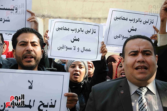 وقفة للمحامين داخل نقابتهم احتجاجًا على قرار النقيب بتنقية الجداول (31)