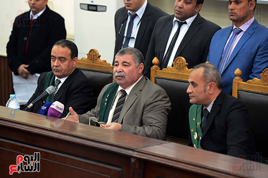 محاكمة نجل مرسى وقيادات الإخوان بـفض رابعة  (7)