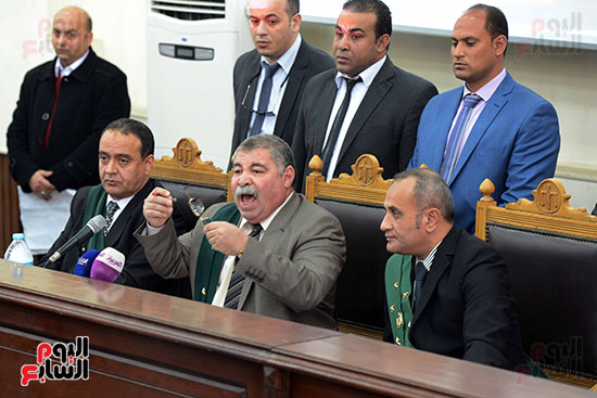 محاكمة نجل مرسى وقيادات الإخوان بـفض رابعة  (6)